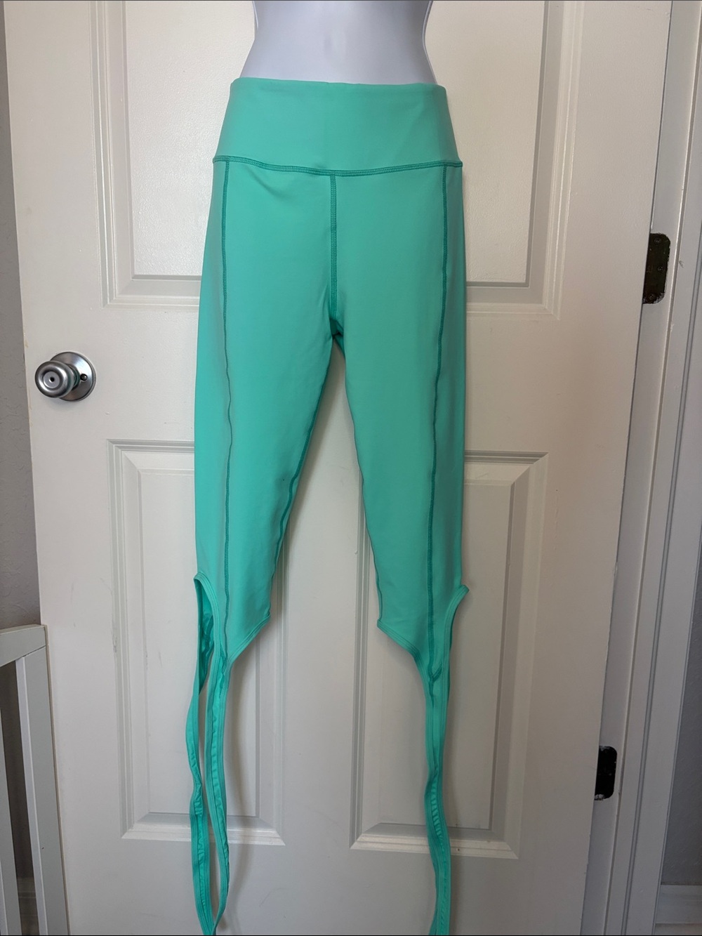 NWT Mint Green Active Dancer Wrap Stirrup Leggings Size Medium